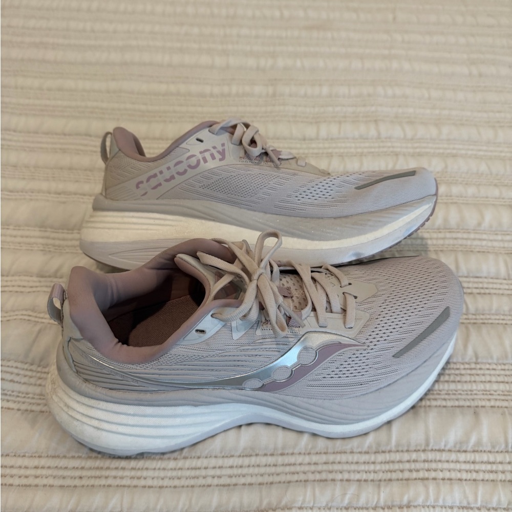 Saucony Women's Ride Athletic Shoes size 10